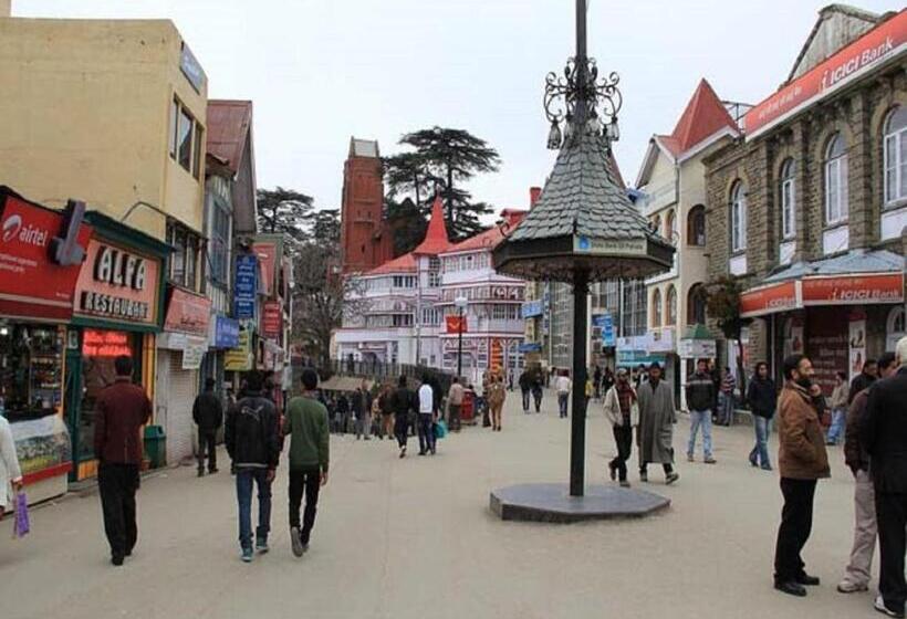 Отель Royal Retreat   Shimla