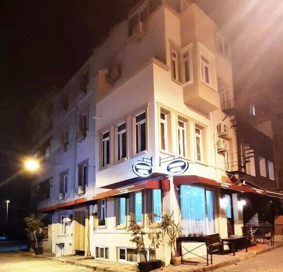 Отель Sand Door