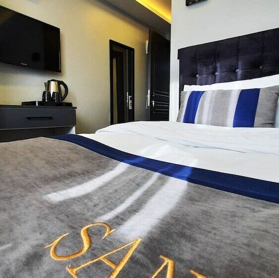 Отель Sand Door