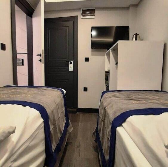 Отель Sand Door