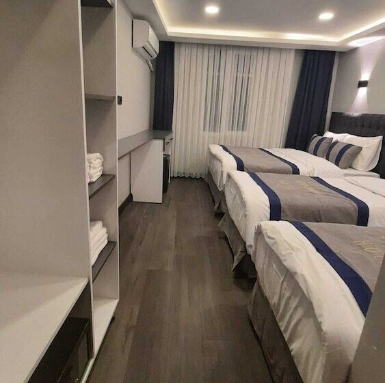 Отель Sand Door