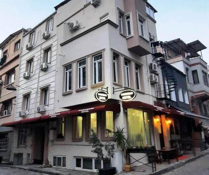 Отель Sand Door