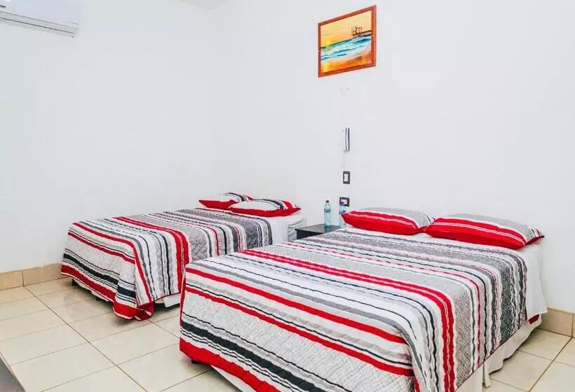 هتل Y Restaurante 7 Mares