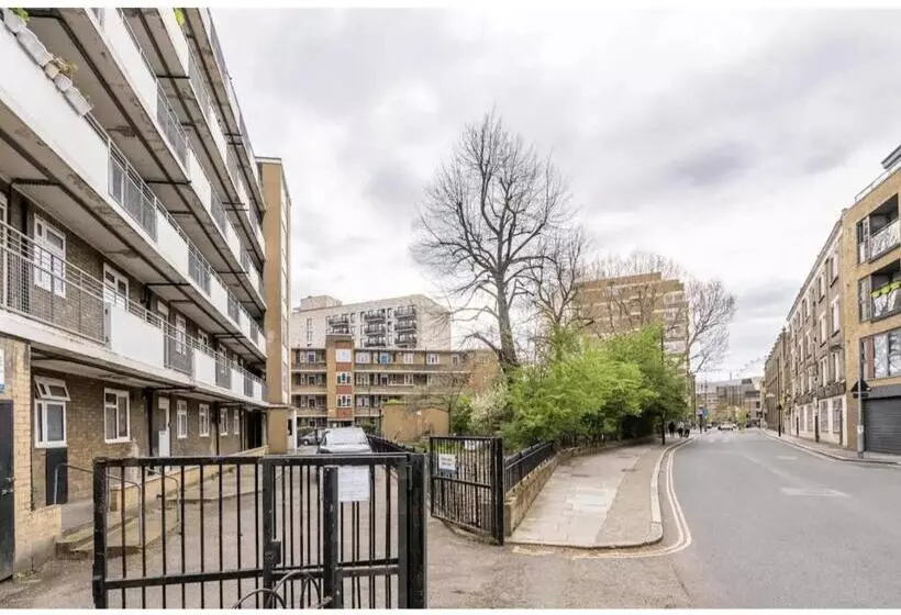 پانسیون Central London Flat Share