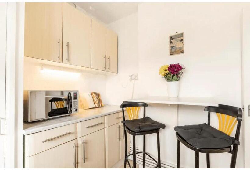 Majatalo Central London Flat Share