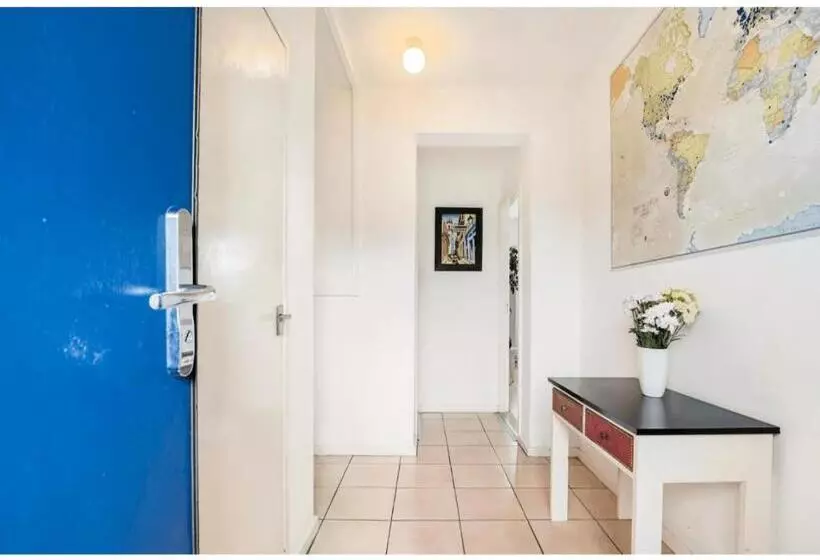 پانسیون Central London Flat Share