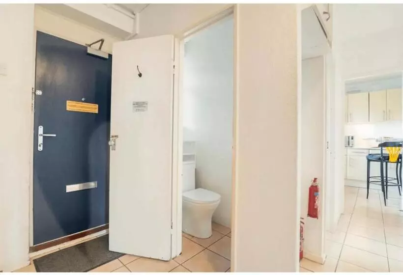 پانسیون Central London Flat Share