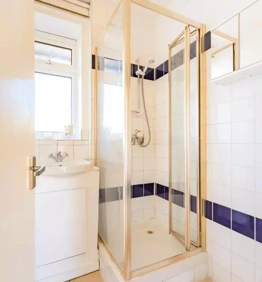 پانسیون Central London Flat Share