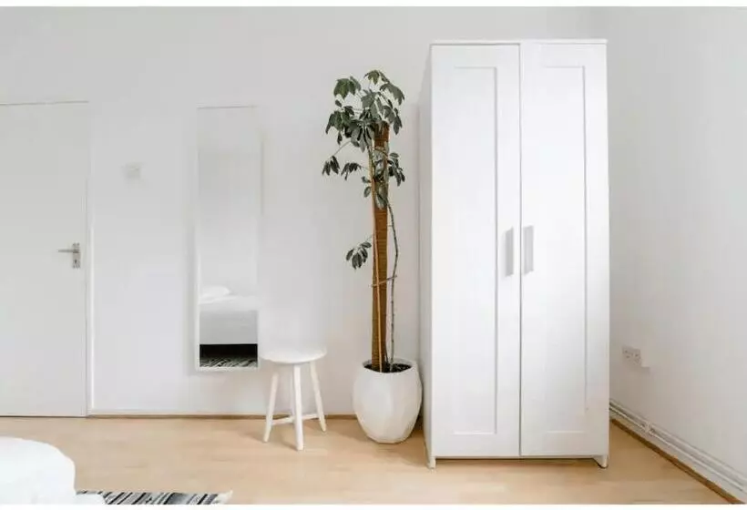پانسیون Central London Flat Share