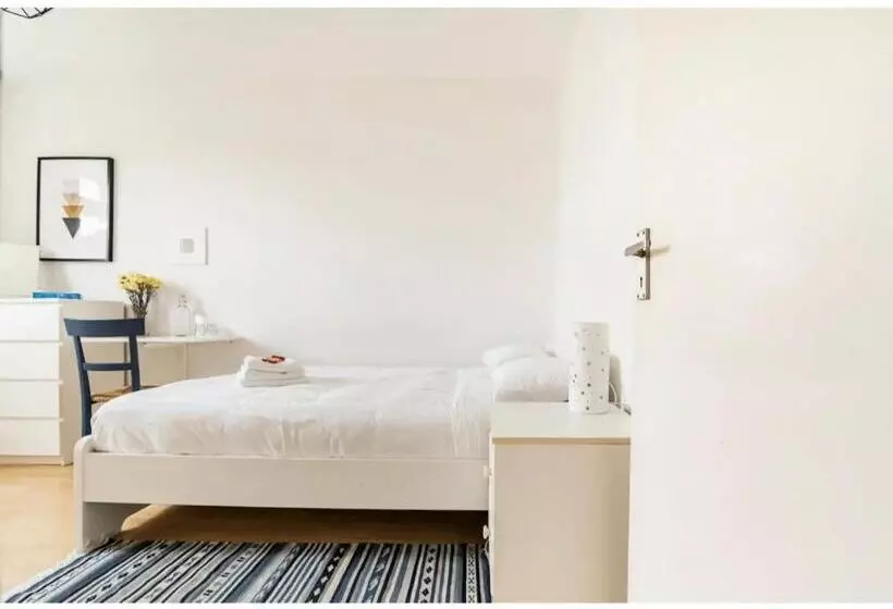 پانسیون Central London Flat Share