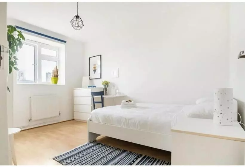 پانسیون Central London Flat Share