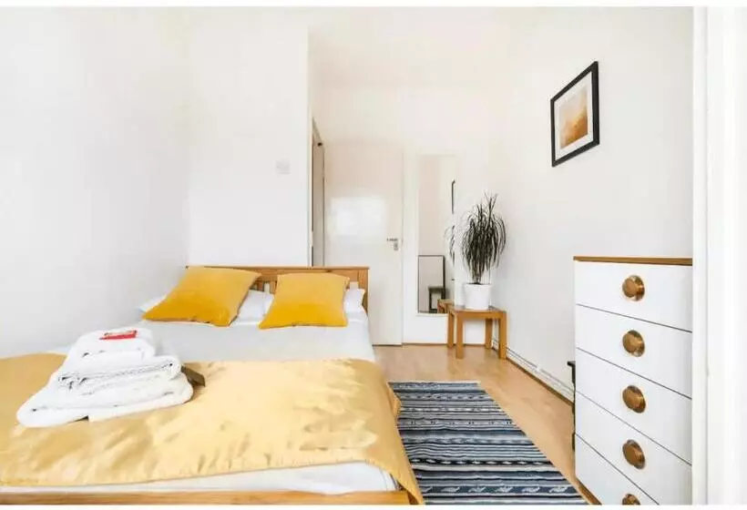 پانسیون Central London Flat Share