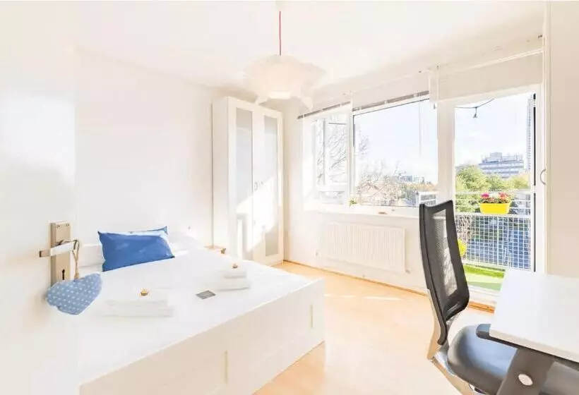 پانسیون Central London Flat Share