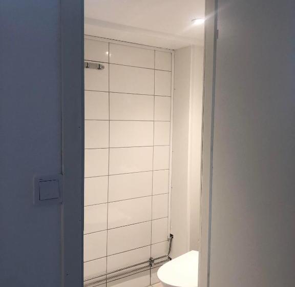 Пансион Peaceful And Friendly Semi Basement With 3 Bedrooms