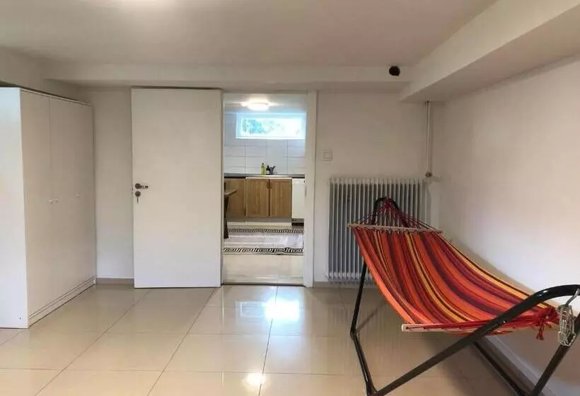ペンション Peaceful And Friendly Semi Basement With 3 Bedrooms