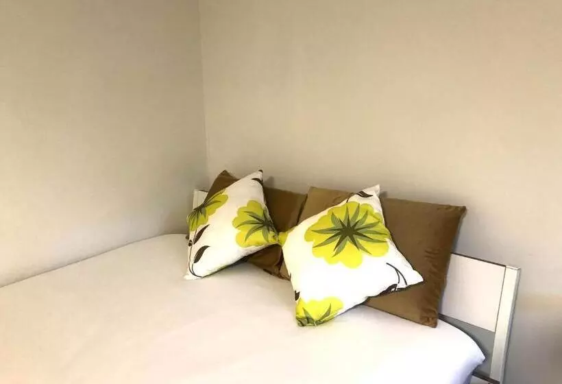 ペンション Peaceful And Friendly Semi Basement With 3 Bedrooms
