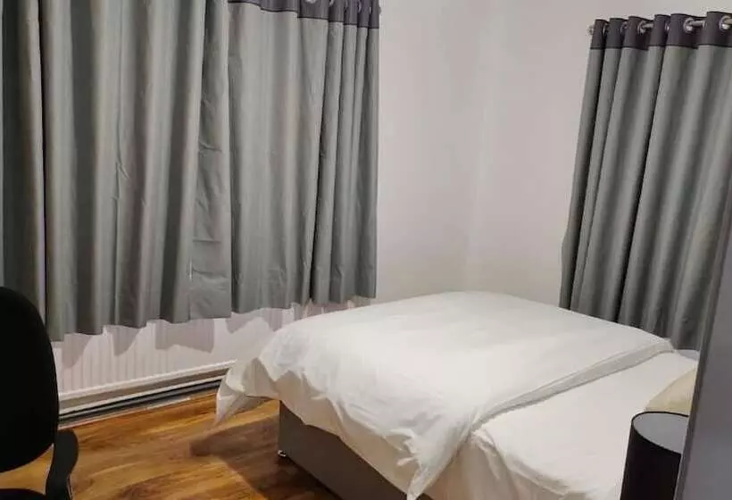 Aamiaismajoitus (B&B) Silver City