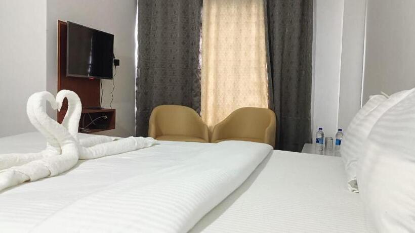 Hotel Green Pearl Lodging