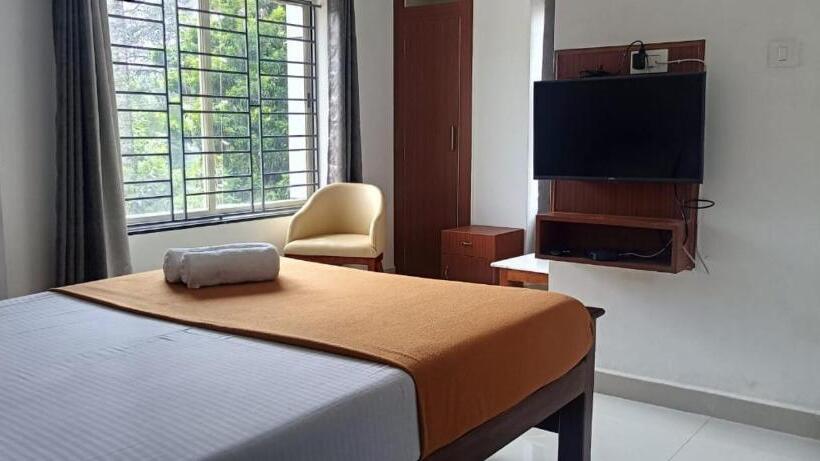 Hotel Green Pearl Lodging