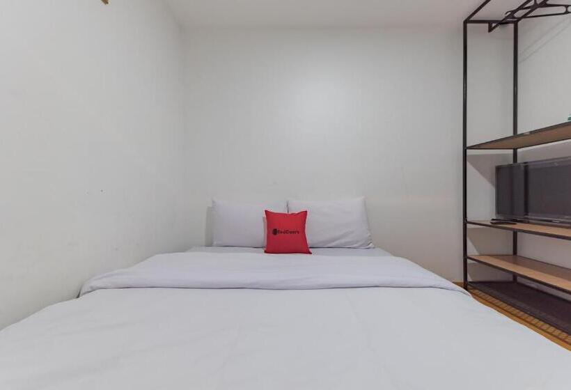 Otel Reddoorz Near Universitas Advent Indonesia