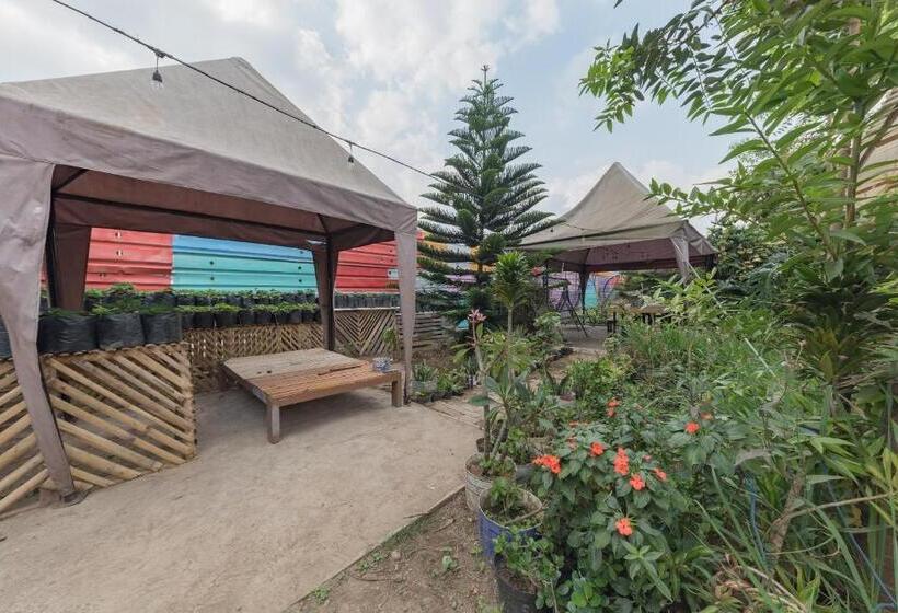 Otel Reddoorz Near Universitas Advent Indonesia