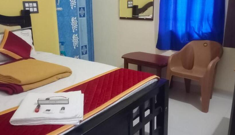 فندق Thanmayas Residency