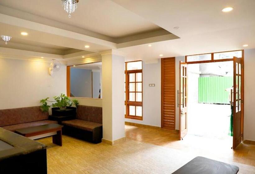 בית מלון כפרי Zen London House   400 Meters From Mg Market