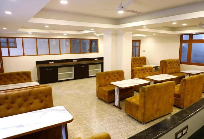 בית מלון כפרי Zen London House   400 Meters From Mg Market