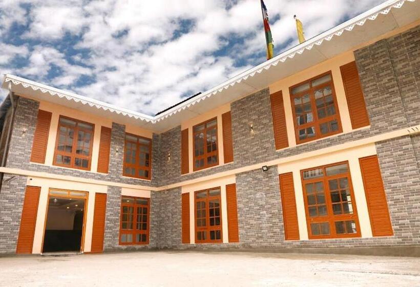 בית מלון כפרי Zen London House   400 Meters From Mg Market