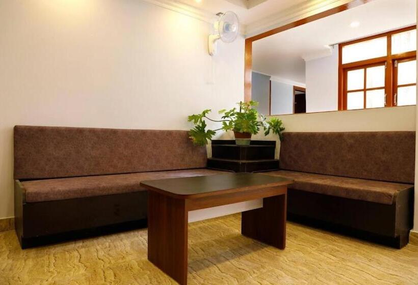 בית מלון כפרי Zen London House   400 Meters From Mg Market