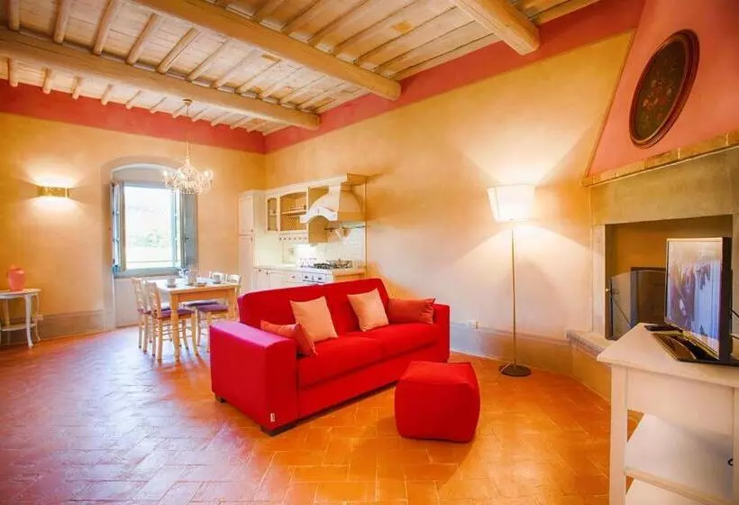 Isa Farmhouse With Swimming Pool Just 20 Minutes From Arezzo, Apartments With Panoramic Views