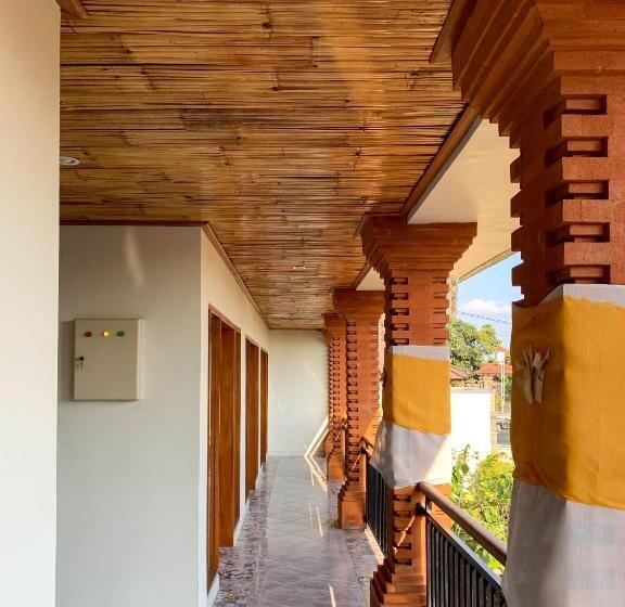 פנסיון Candra Loka Studio & Apartment By The Loka