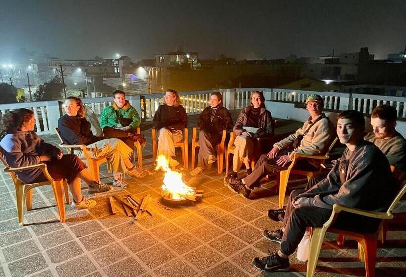 פנסיון Garg Complex Guesthouse