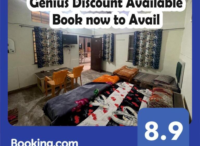 פנסיון Garg Complex Guesthouse