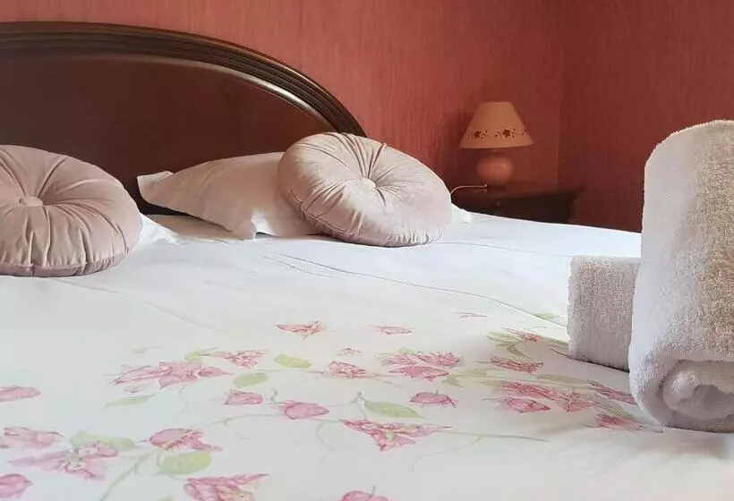 ペンション Maison D Hôtes Tranquille Près Du Mans Avec Piscine, Jardin, Parking Sécurisé, Et équipements Comple