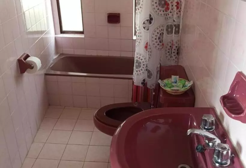 پانسیون Hostal La Chacarilla