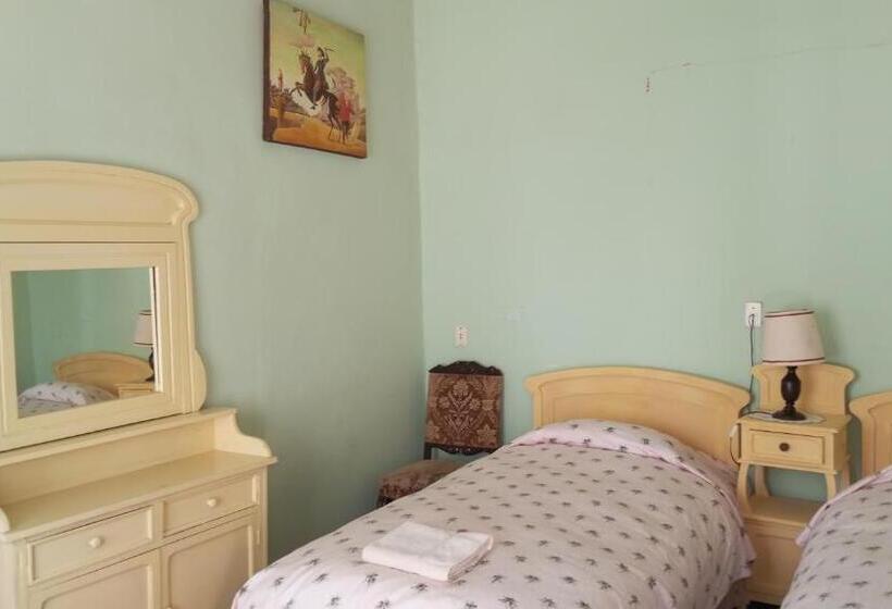 פנסיון Hostal La Chacarilla