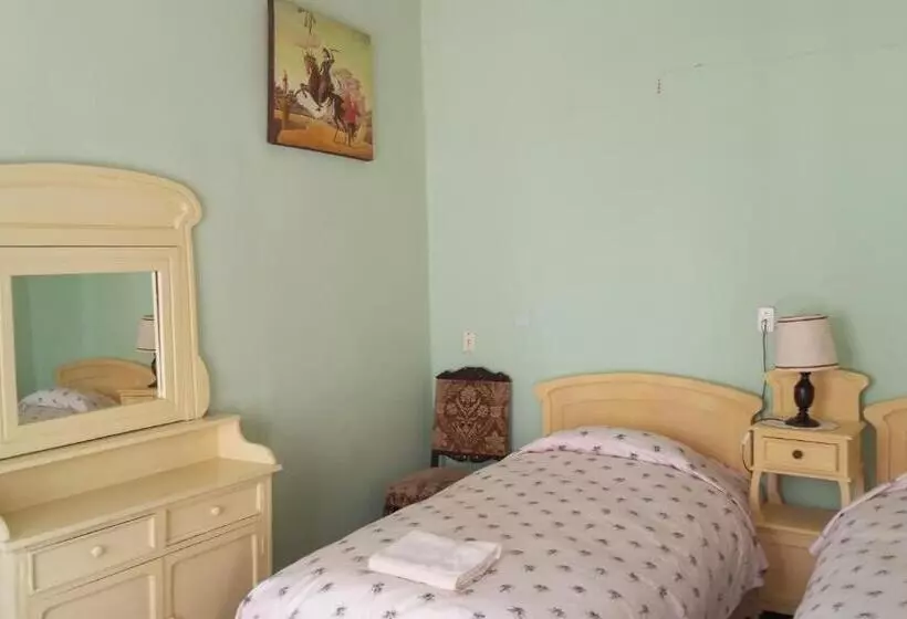 پانسیون Hostal La Chacarilla