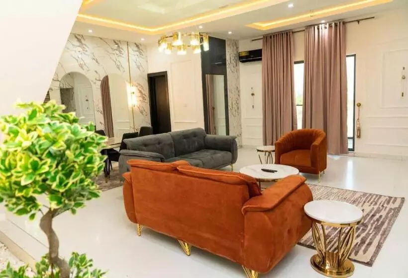پانسیون Orange; 3units Of A 3bedroom Apartment