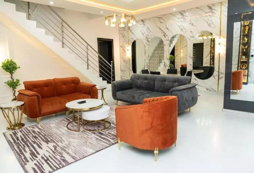 پانسیون Orange; 3units Of A 3bedroom Apartment