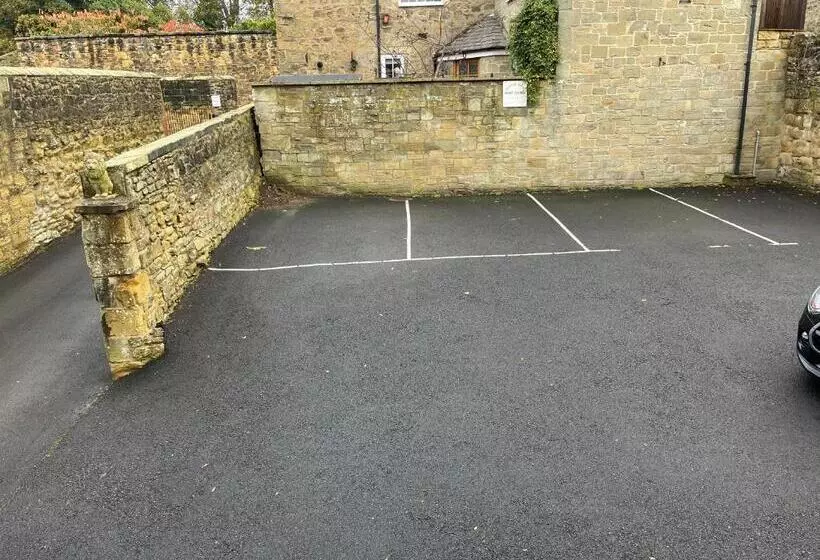 پانسیون Oronsay Guest House