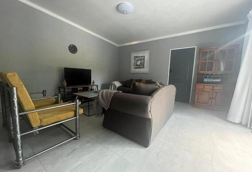 פנסיון Plantation House, Boksburg