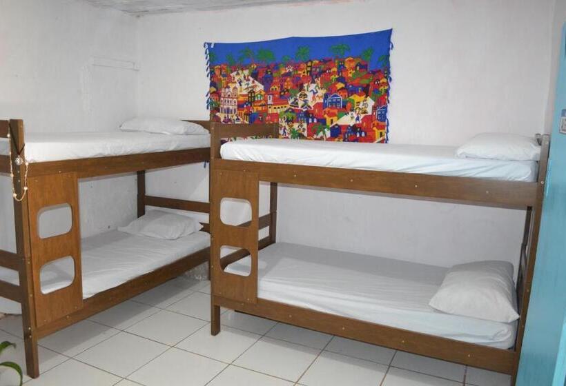 Raizes Surf And Bar Hostel