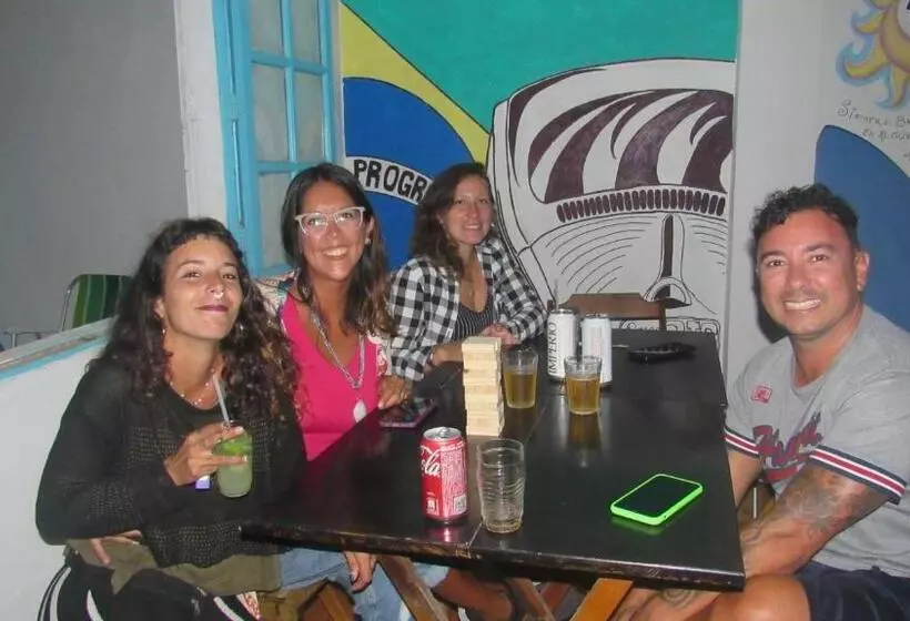 Raizes Surf And Bar Hostel