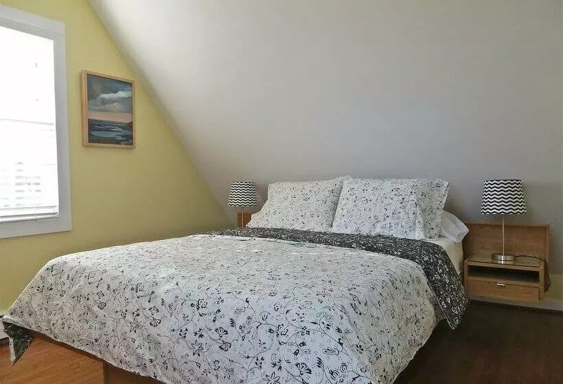 هتل Atlantic Light Inn