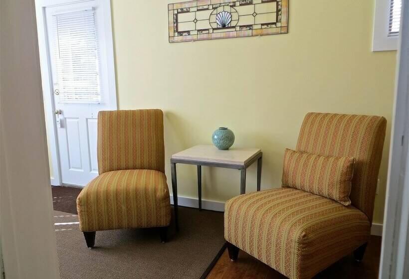 هتل Atlantic Light Inn