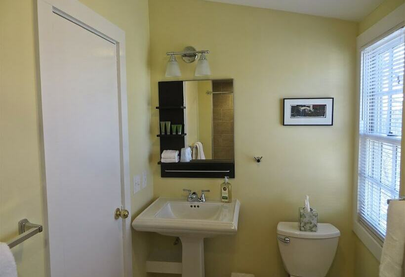 هتل Atlantic Light Inn