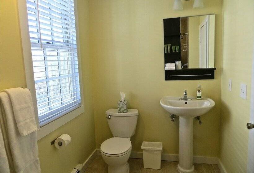 هتل Atlantic Light Inn