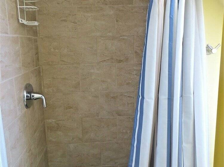 هتل Atlantic Light Inn