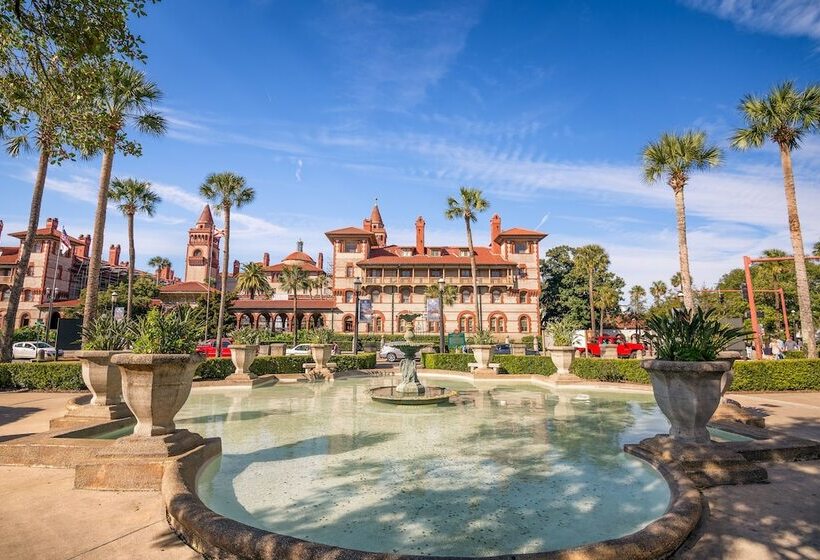 Otel Bayfront Westcott House Bed & Breakfast